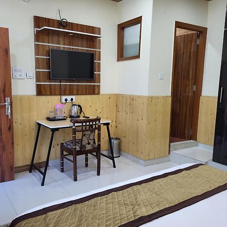 Vintage Woods Inn Shimla Bagian luar foto
