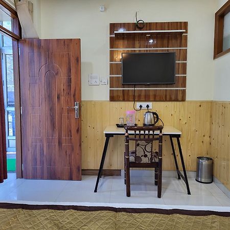 Vintage Woods Inn Shimla Bagian luar foto
