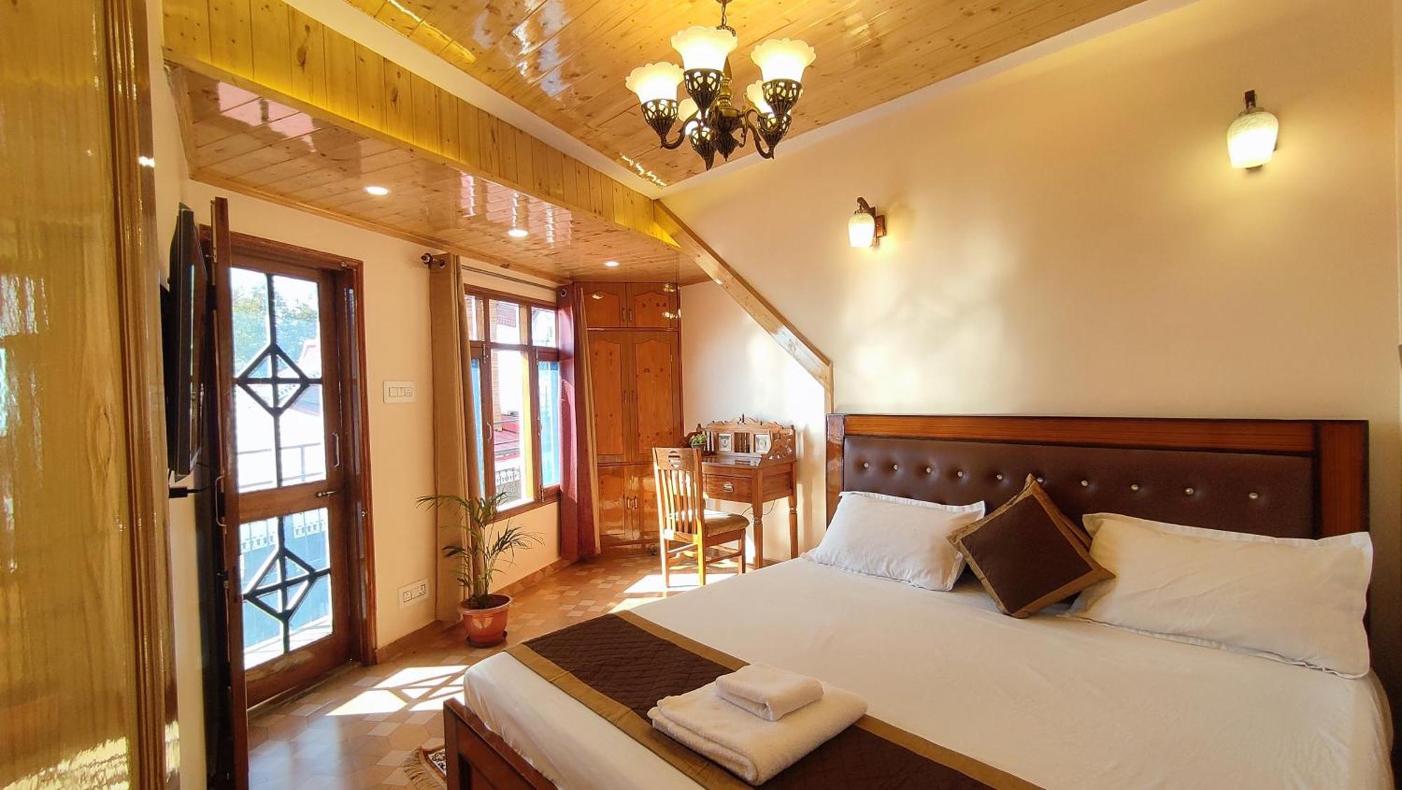 Vintage Woods Inn Shimla Bagian luar foto