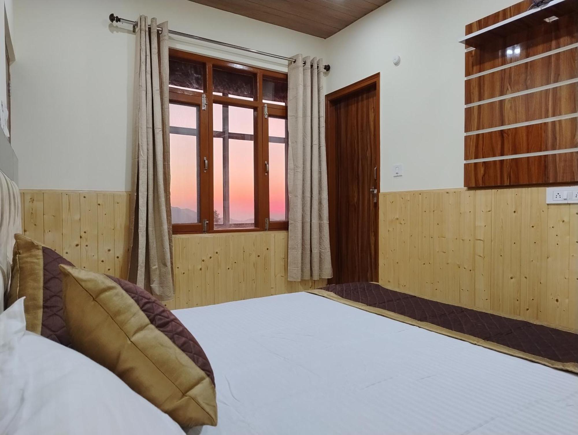 Vintage Woods Inn Shimla Bagian luar foto